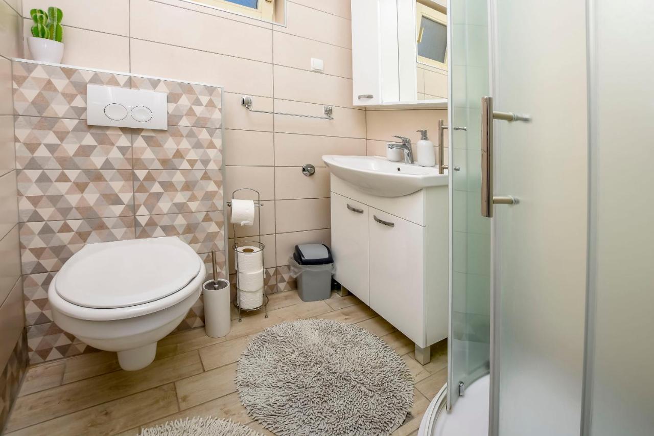 Apartments Dajana Примоштен Экстерьер фото