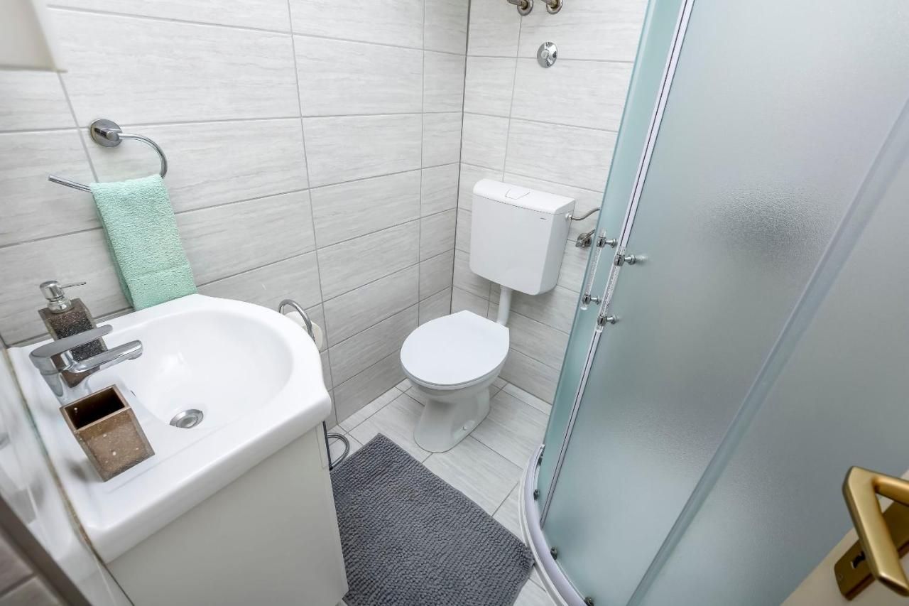 Apartments Dajana Примоштен Экстерьер фото