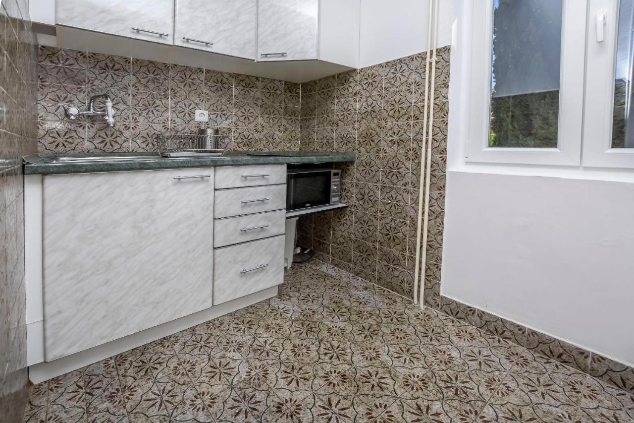 Apartments Dajana Примоштен Экстерьер фото