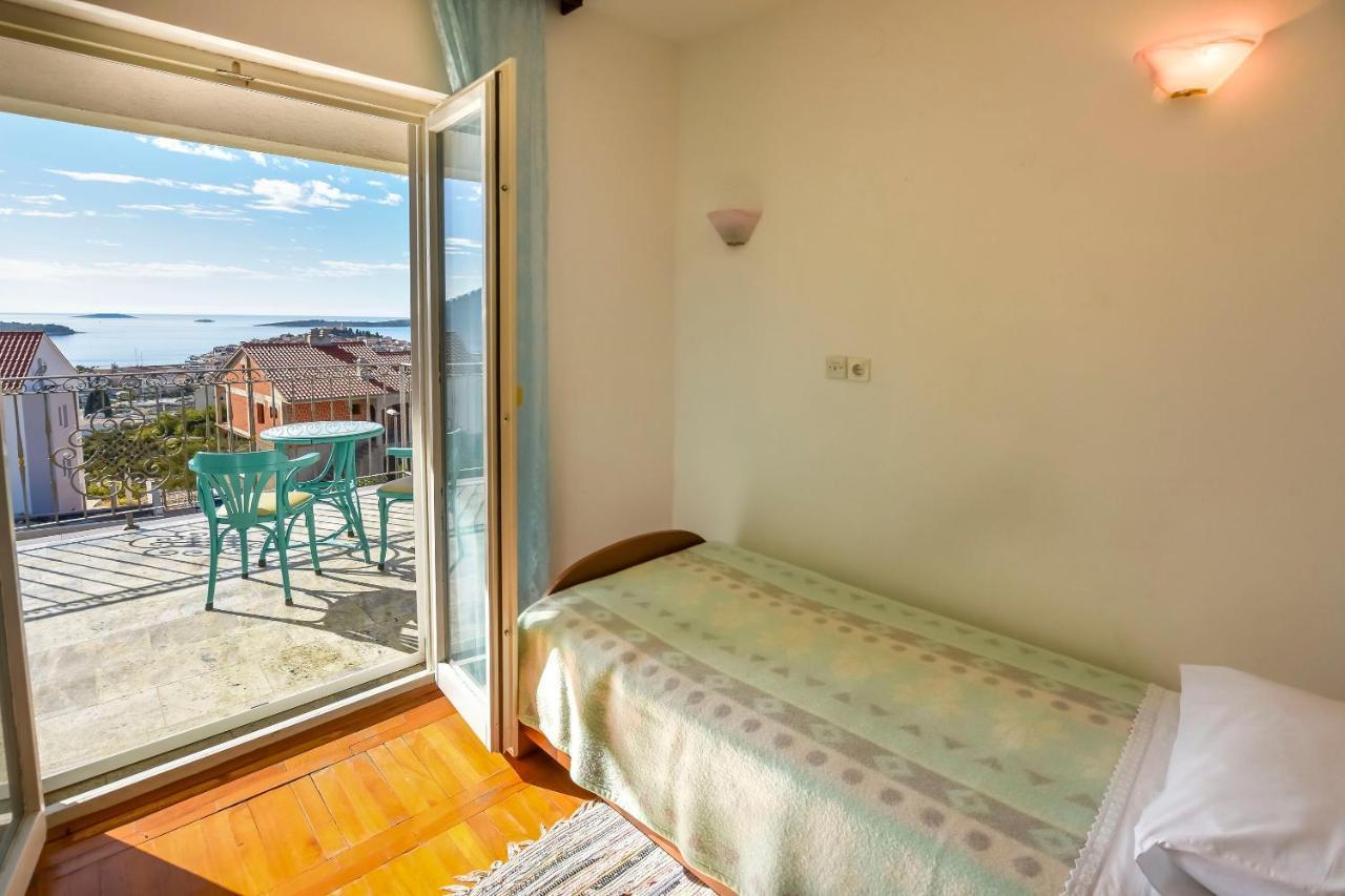 Apartments Dajana Примоштен Экстерьер фото