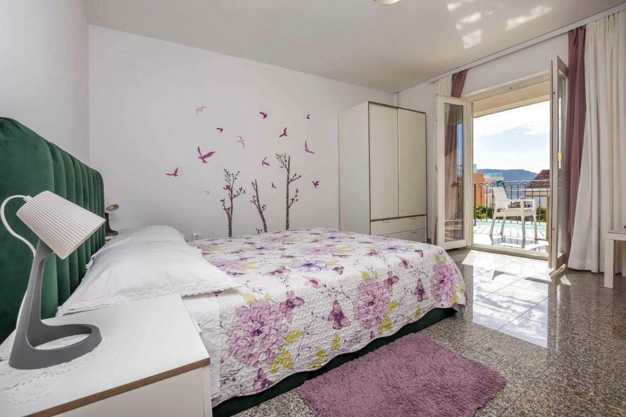 Apartments Dajana Примоштен Экстерьер фото
